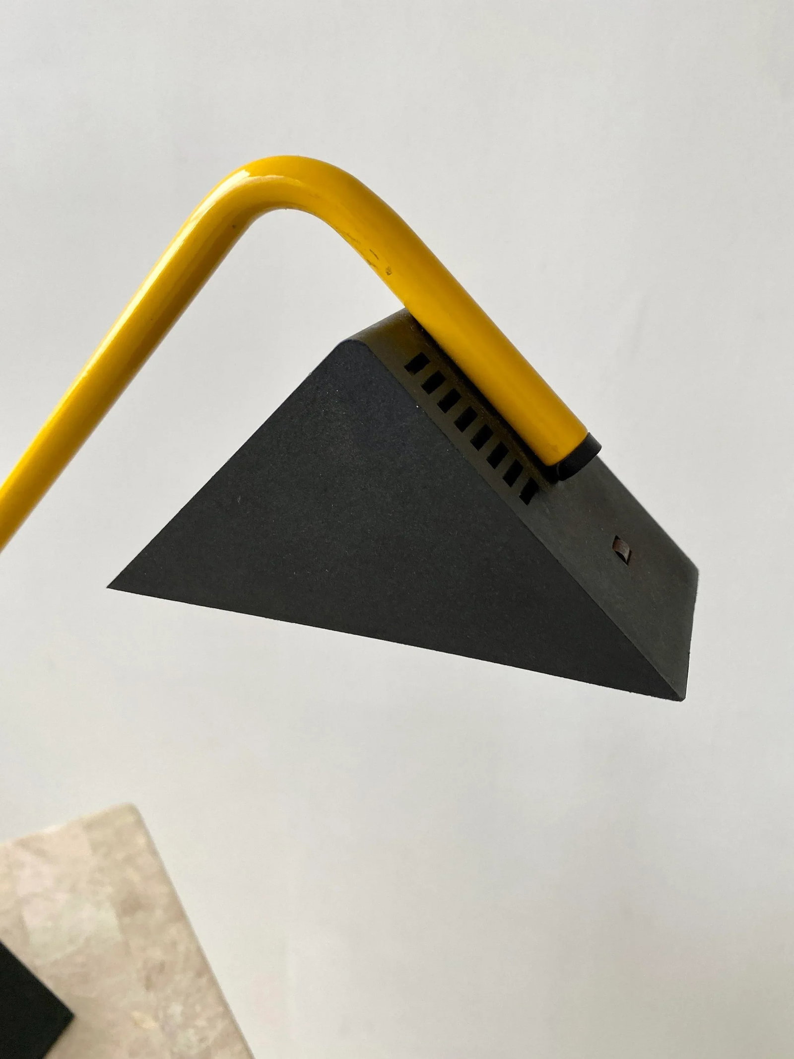 Vintage Postmodern Disegno Italia Yellow Enameled Metal + Molded Plastic Angy Table Lamp, Circa 1970 - 6