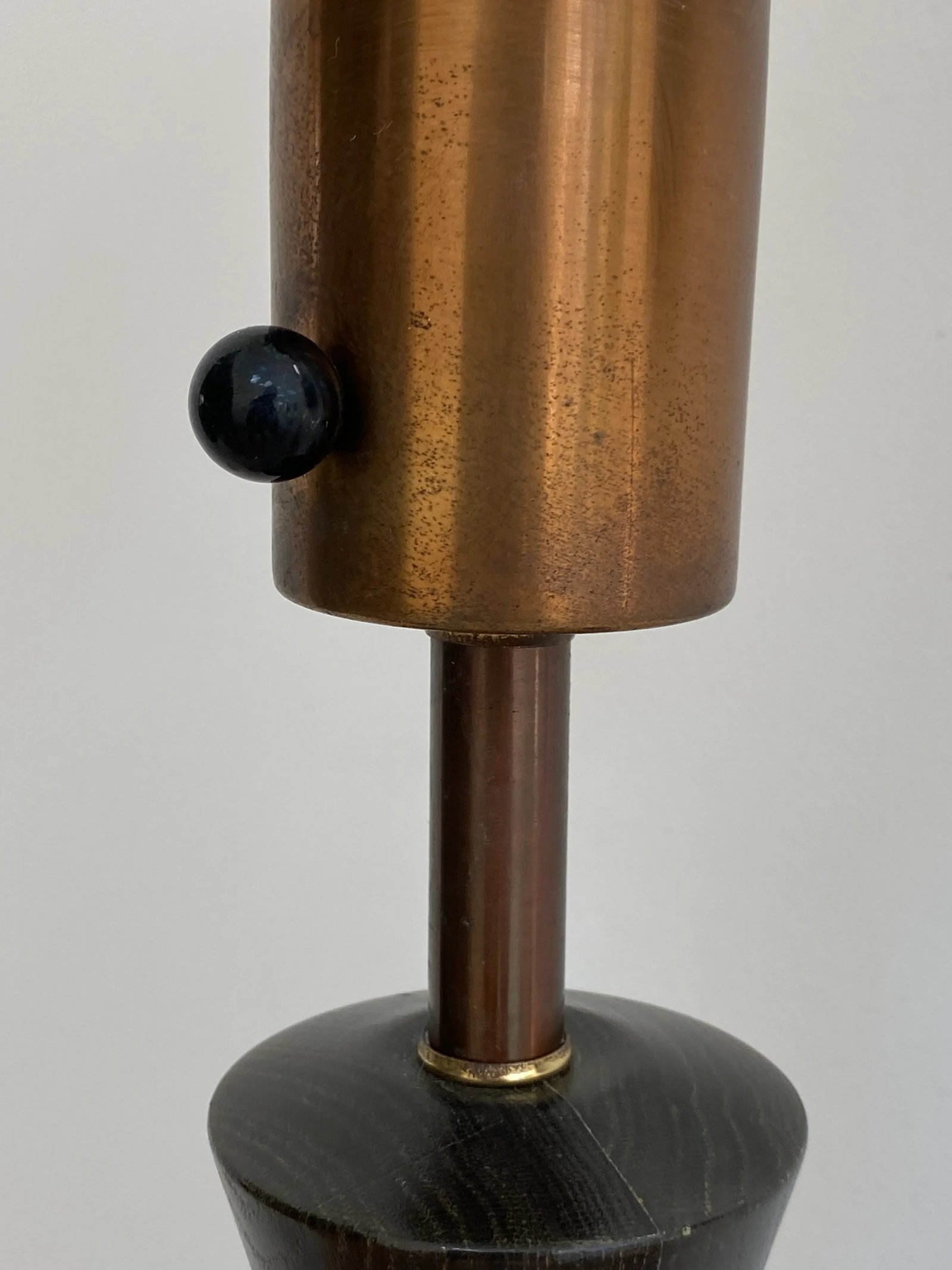 Mid Century Modern Ebonized Table Lamp - 7