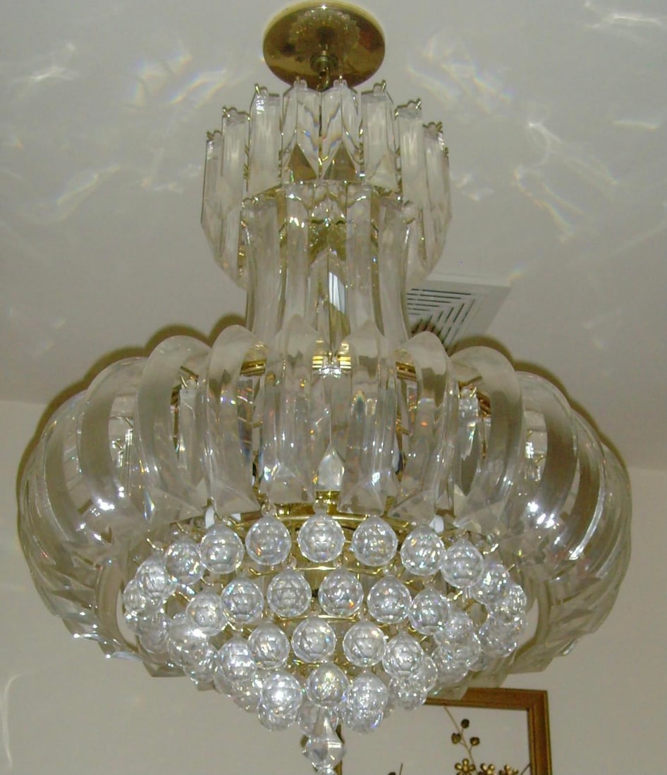 1970s Contemporary Lucite and Metal Chandelier - 10