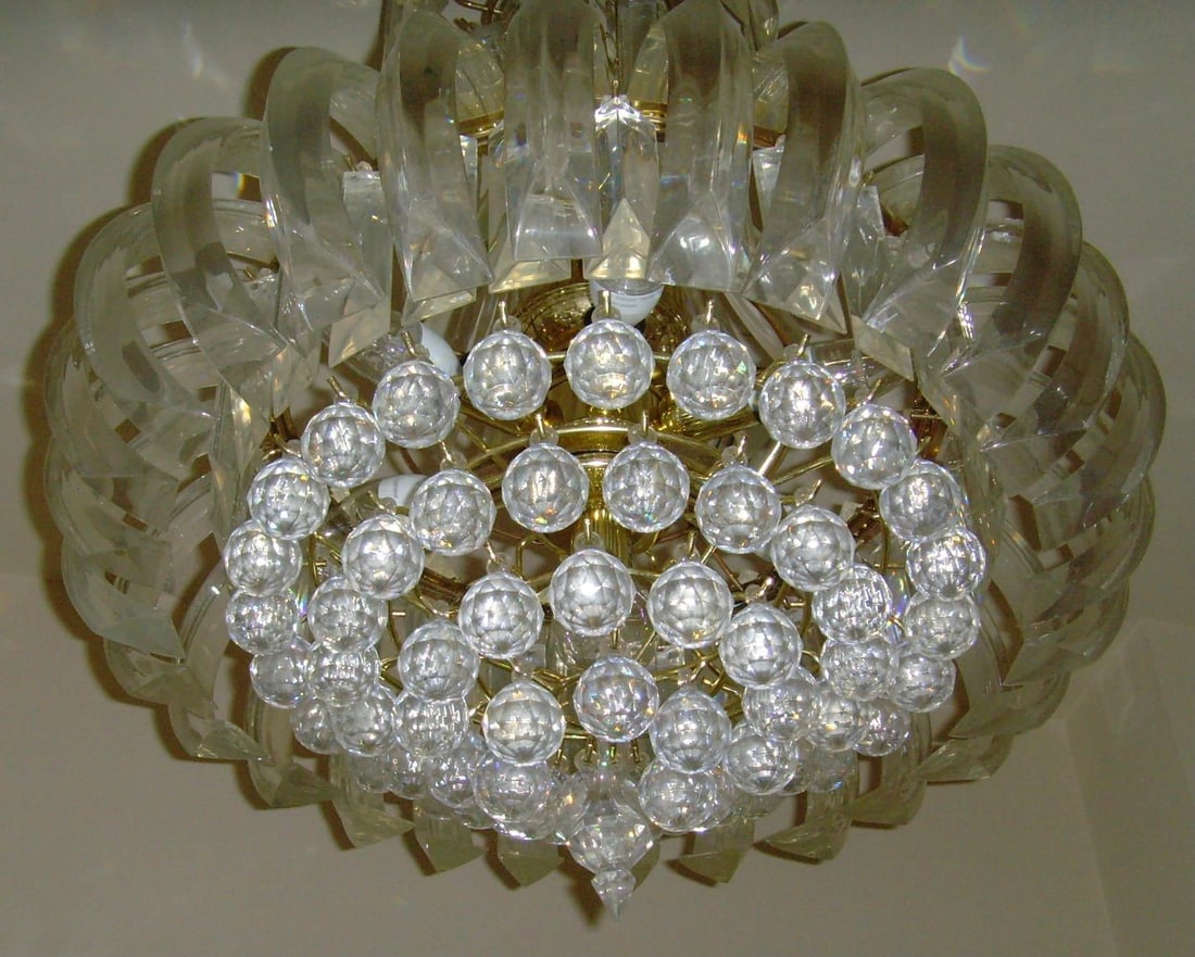 1970s Contemporary Lucite and Metal Chandelier - 11