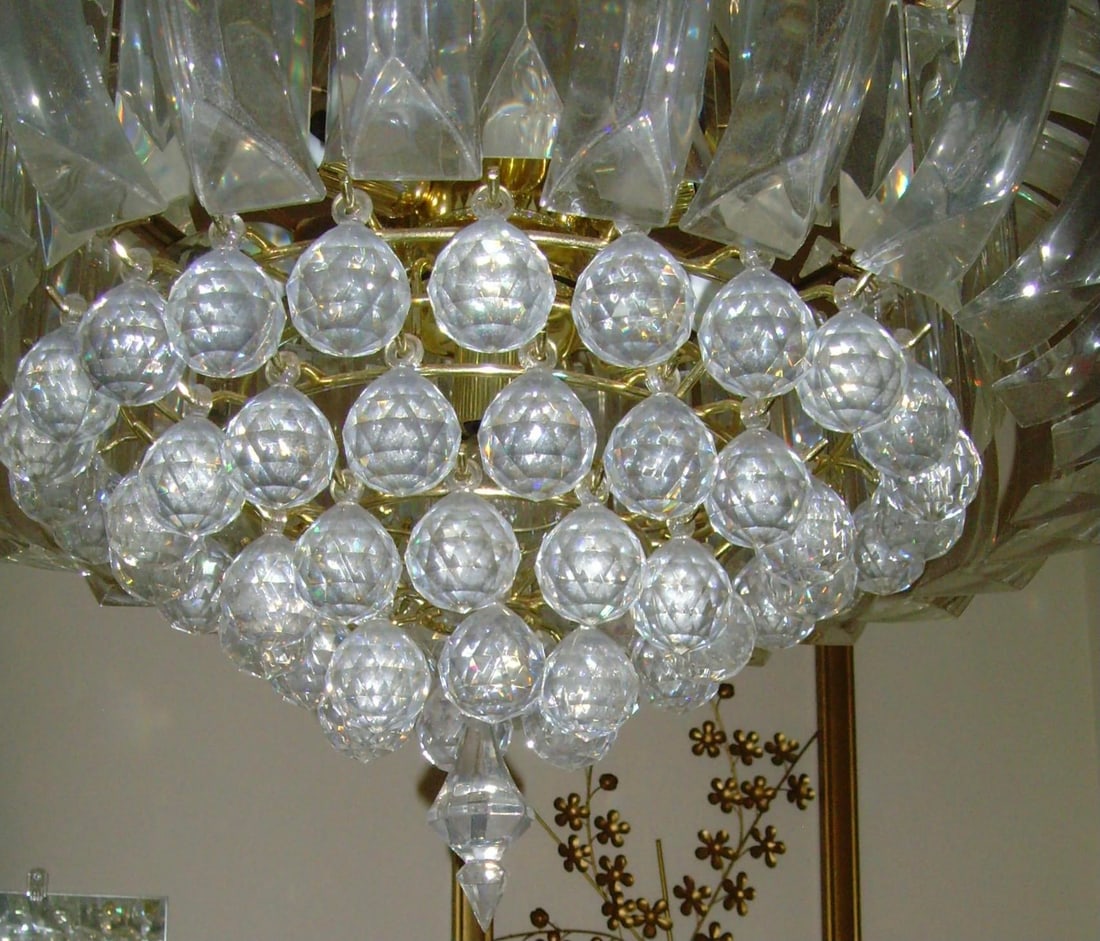 1970s Contemporary Lucite and Metal Chandelier - 12