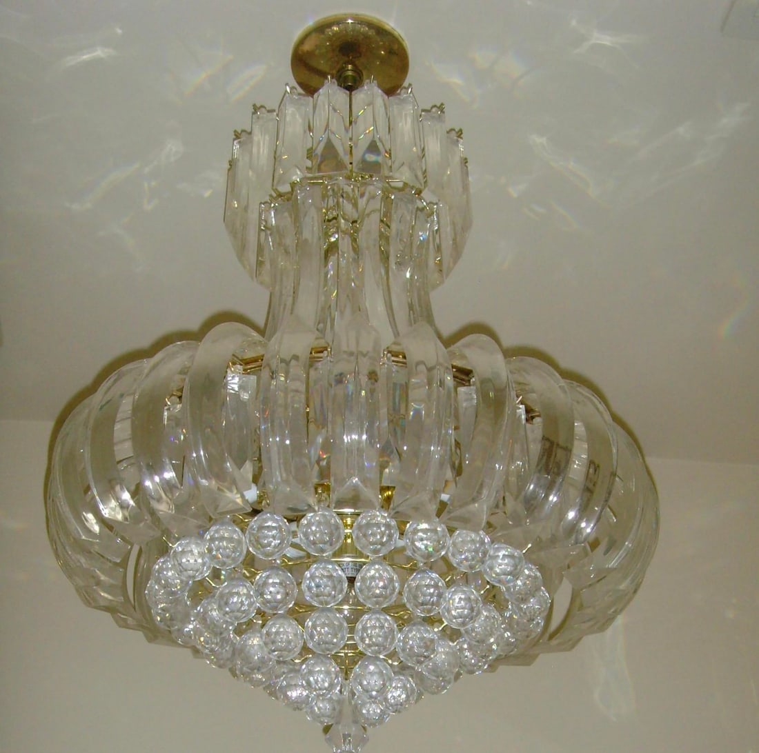 1970s Contemporary Lucite and Metal Chandelier - 13