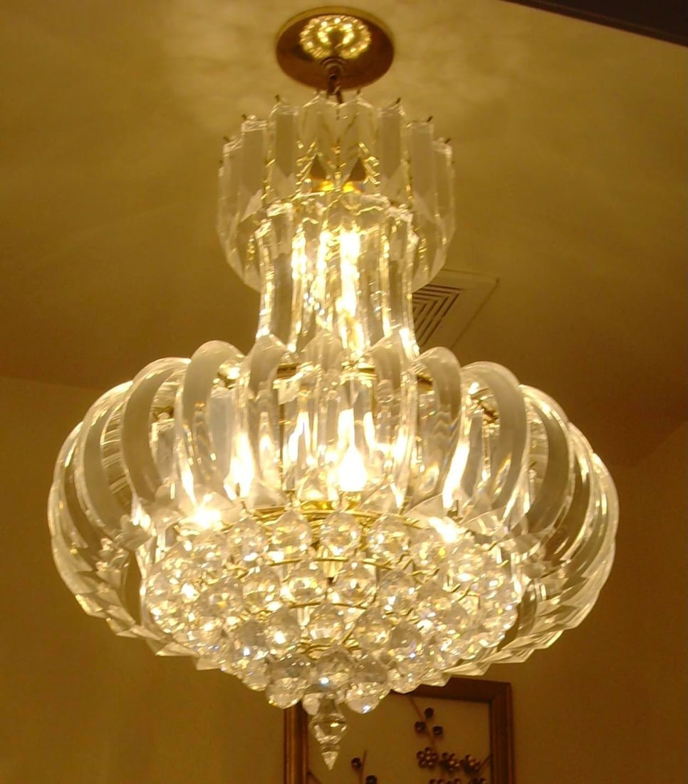 1970s Contemporary Lucite and Metal Chandelier - 3