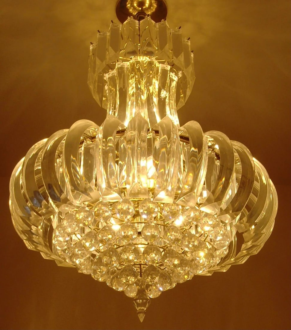 1970s Contemporary Lucite and Metal Chandelier - 4