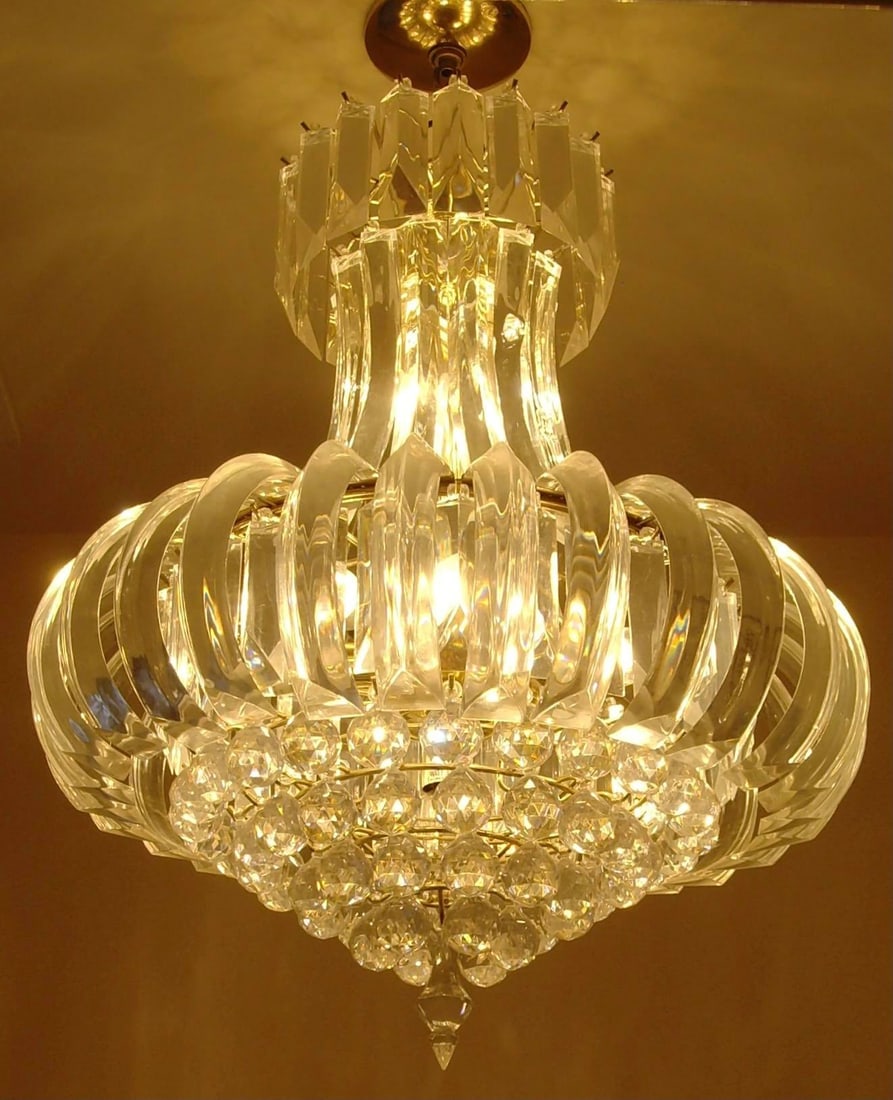 1970s Contemporary Lucite and Metal Chandelier - 5