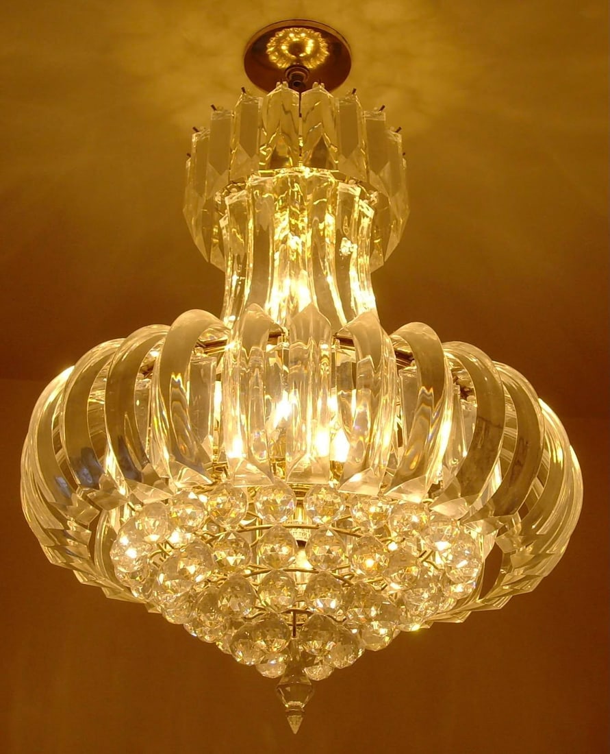 1970s Contemporary Lucite and Metal Chandelier - 6