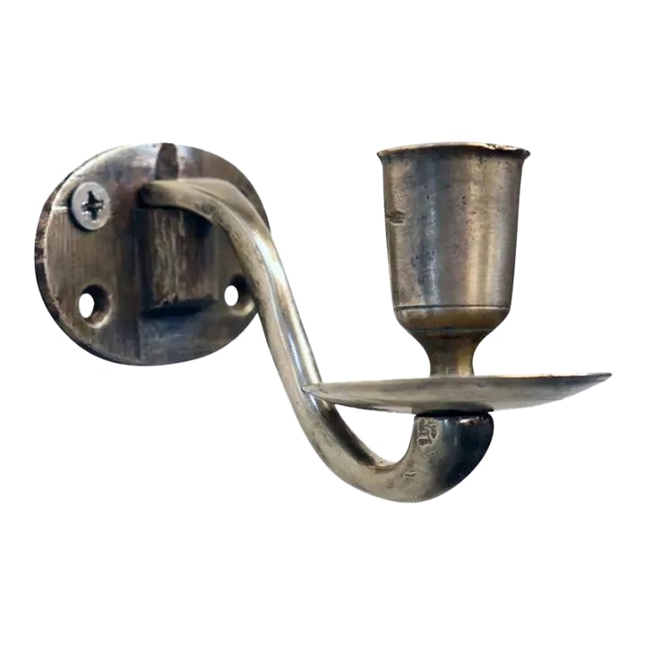 English Georgian Brass Single Arm Candle Sconce: DETAILS An antique bracket candle sconce arm and drip pan, probably mounted on a mirror originally. PERIOD George III (1760-1820) | Late 18th century DATE Circa 1780 Condition: Alterations: Unknown