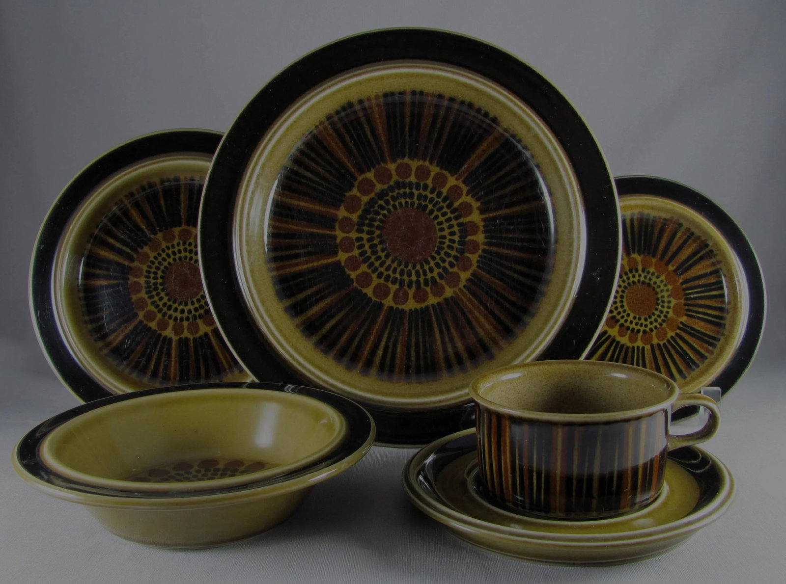 1960s Arabia of Finland Kosmos Handpainted Service for 4 Dinnerware - 24 Piece Set - 13