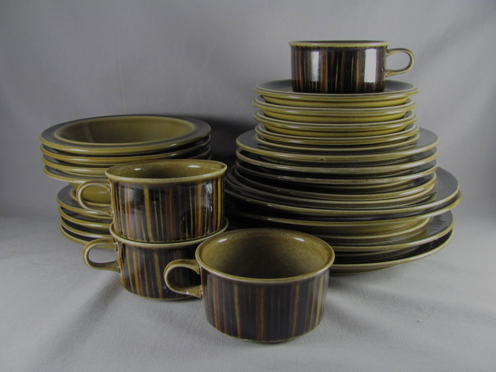 1960s Arabia of Finland Kosmos Handpainted Service for 4 Dinnerware - 24 Piece Set - 2