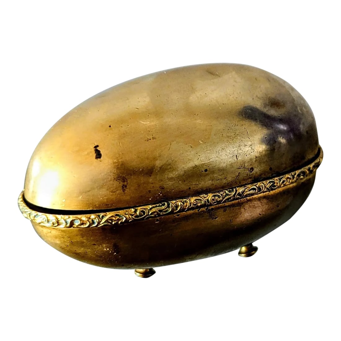 1940s Brass Egg Trinket Box Ormulu Trimmed Surprise Inside: CORRECTION TO SHIPPING TIME, THIS IS SELLER SHIPPING, ARRIVAL TIME IS 4-10 DAYS FROM PURCHASE DATE. Very old Trinket Box but possibly as new as the 1940's. The origin is unknown. It has none of the ma