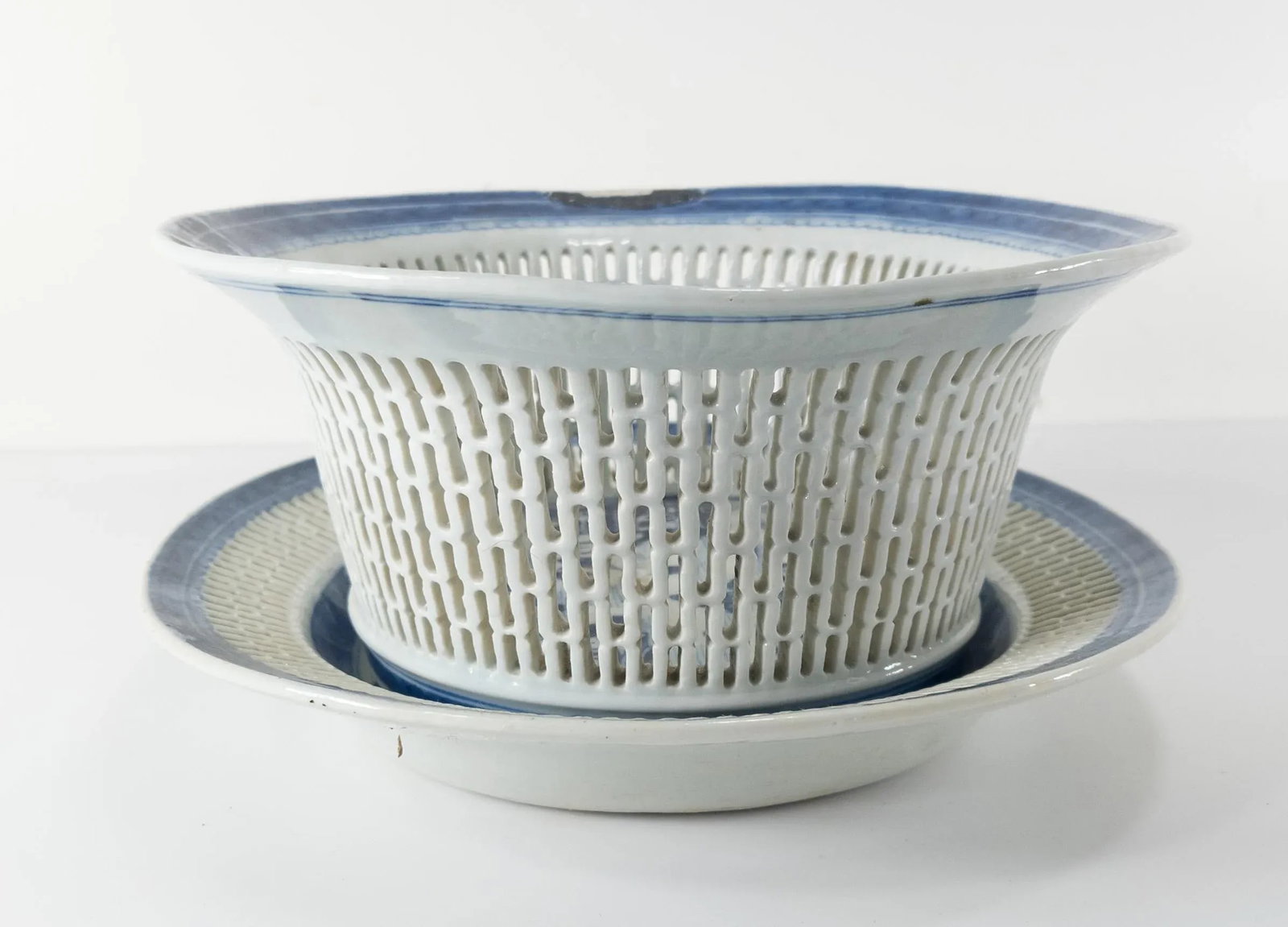 Chinese Export Chinoiserie Blue and White Basket and Tray - 3