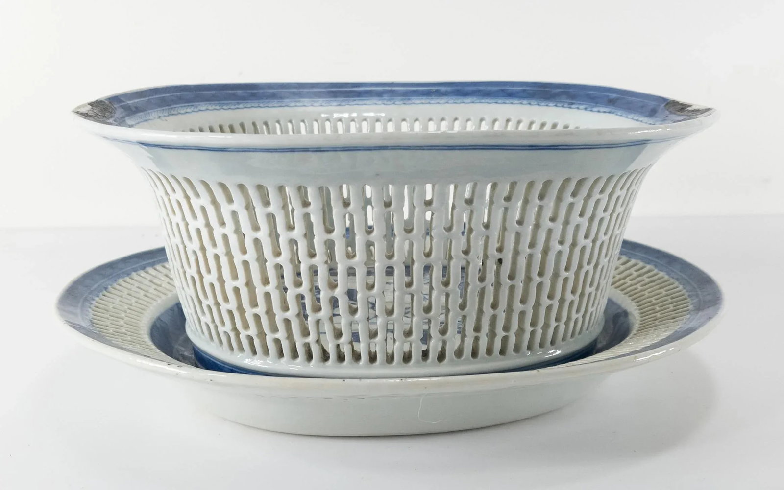 Chinese Export Chinoiserie Blue and White Basket and Tray - 4