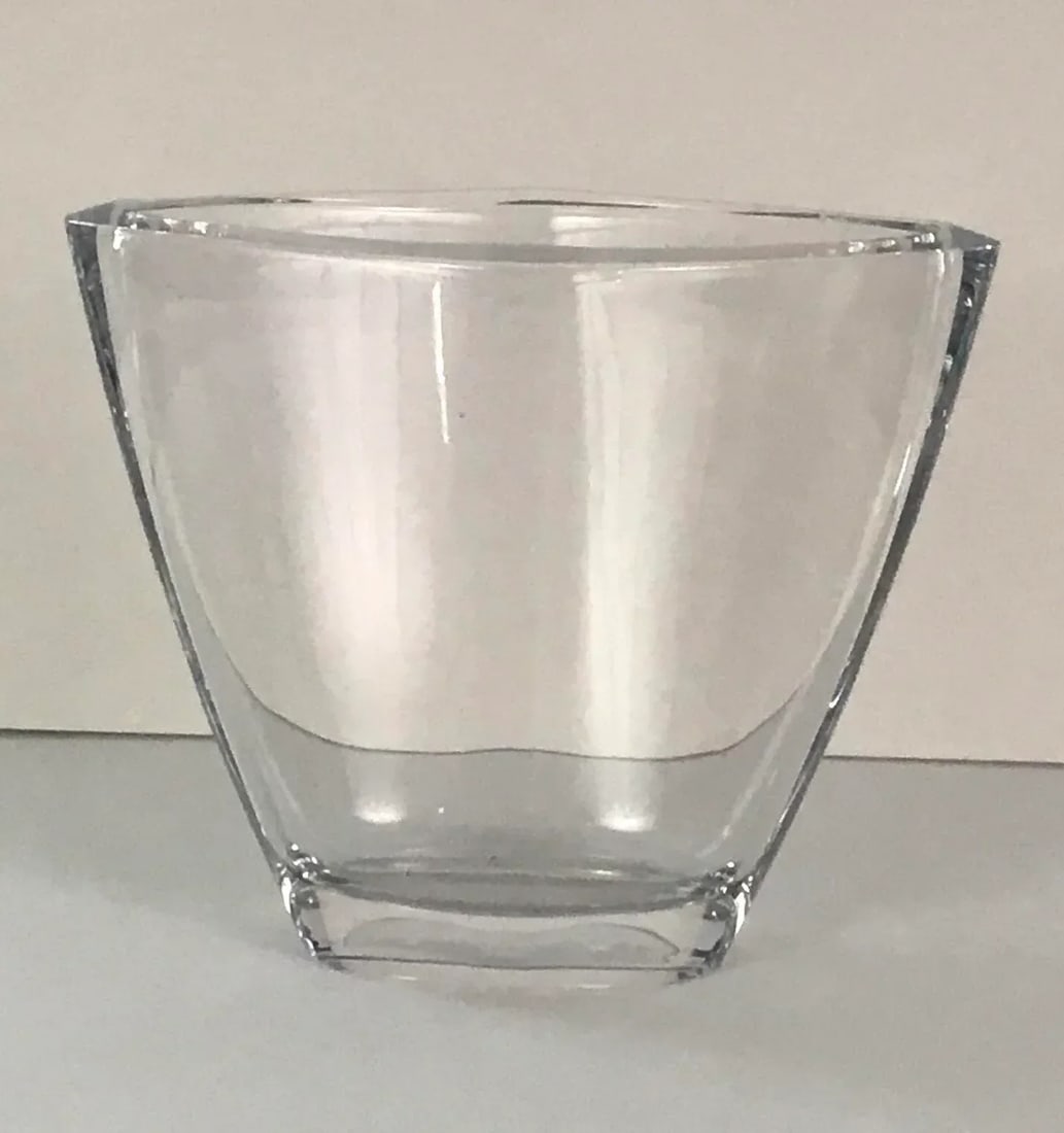 Modern Tiffany & Co. Crystal Vase - 8