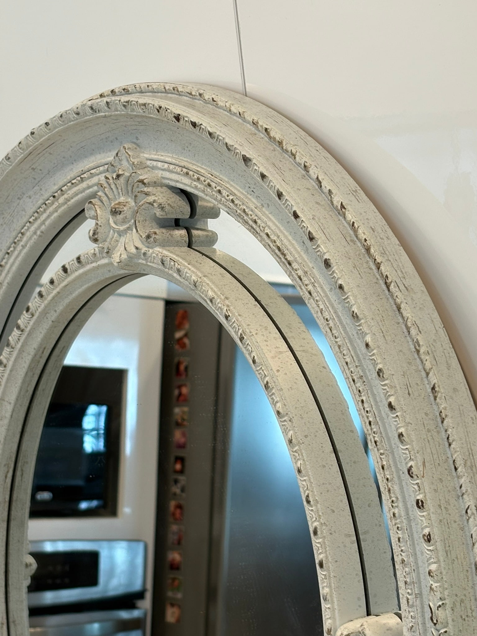Baroque Oval Wall Mirror in Distressed White - 7
