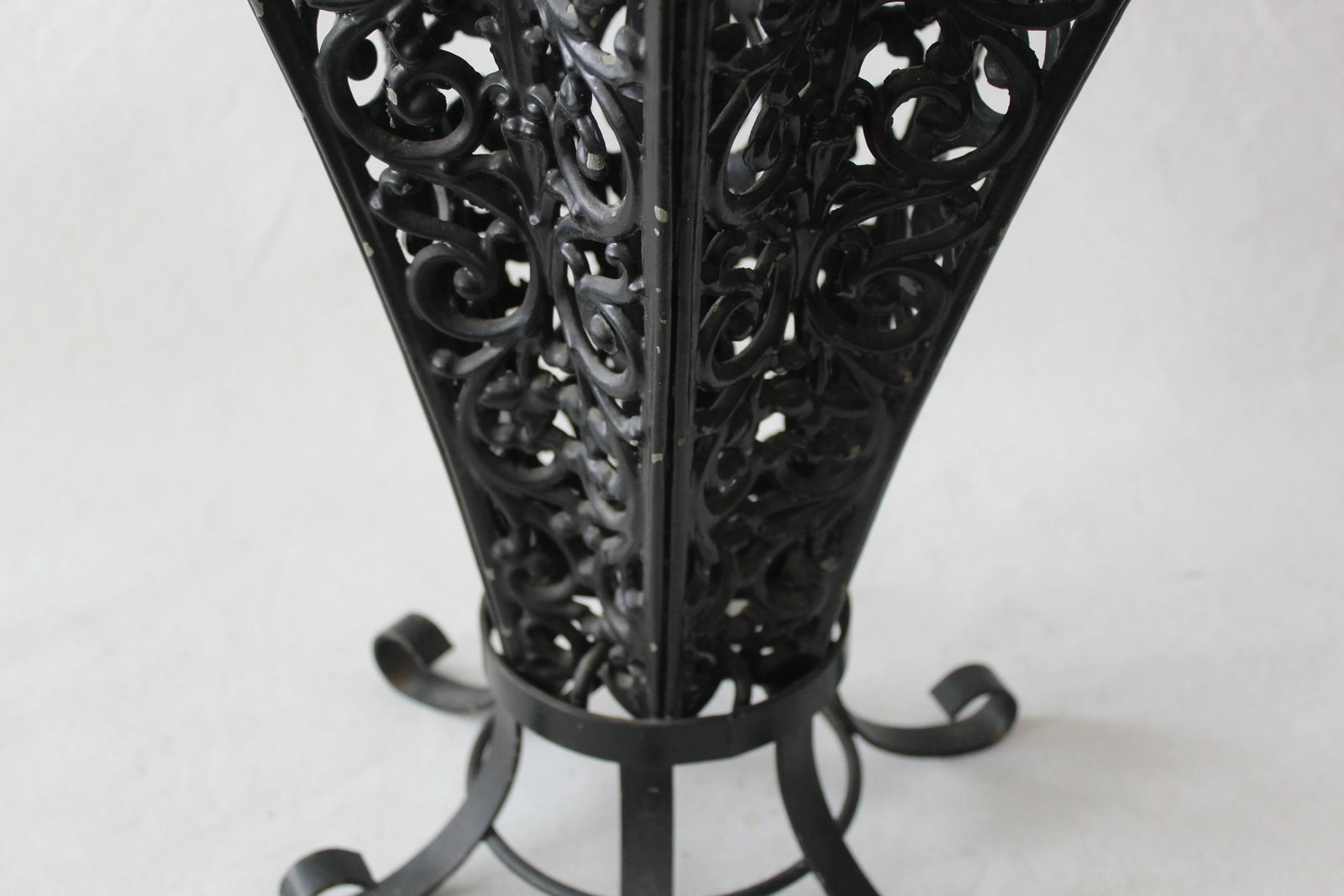 Vintage Mid Century 1960s Cast Iron Style Painted Umbrella Stand Faux Bamboo Handle Detail - 4