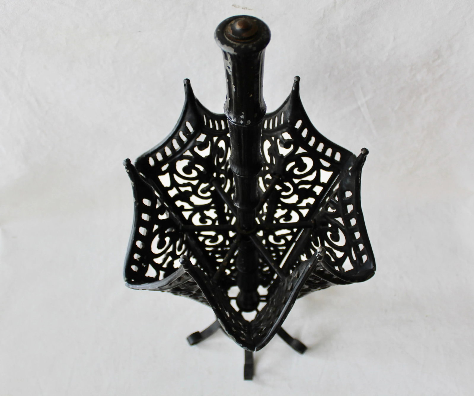 Vintage Mid Century 1960s Cast Iron Style Painted Umbrella Stand Faux Bamboo Handle Detail - 8