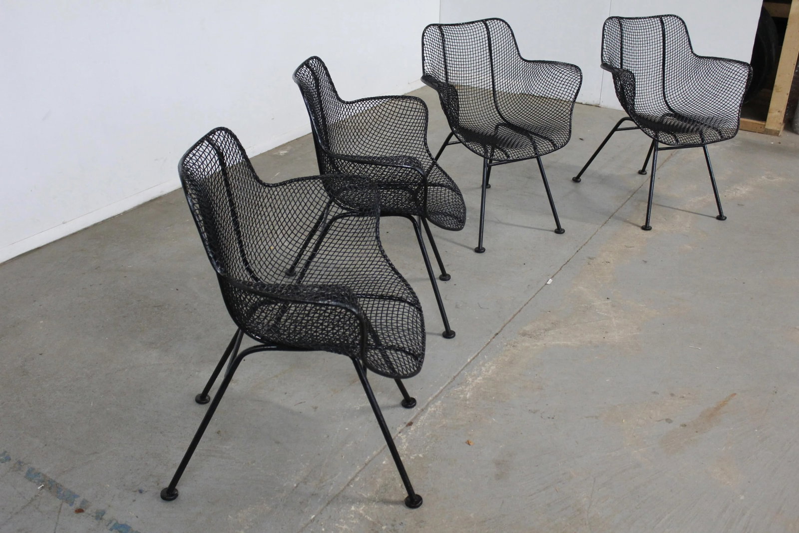 Set of 4 Mid Century Danish Modern Woodard Sculptura Mesh Arm Chairs - 2