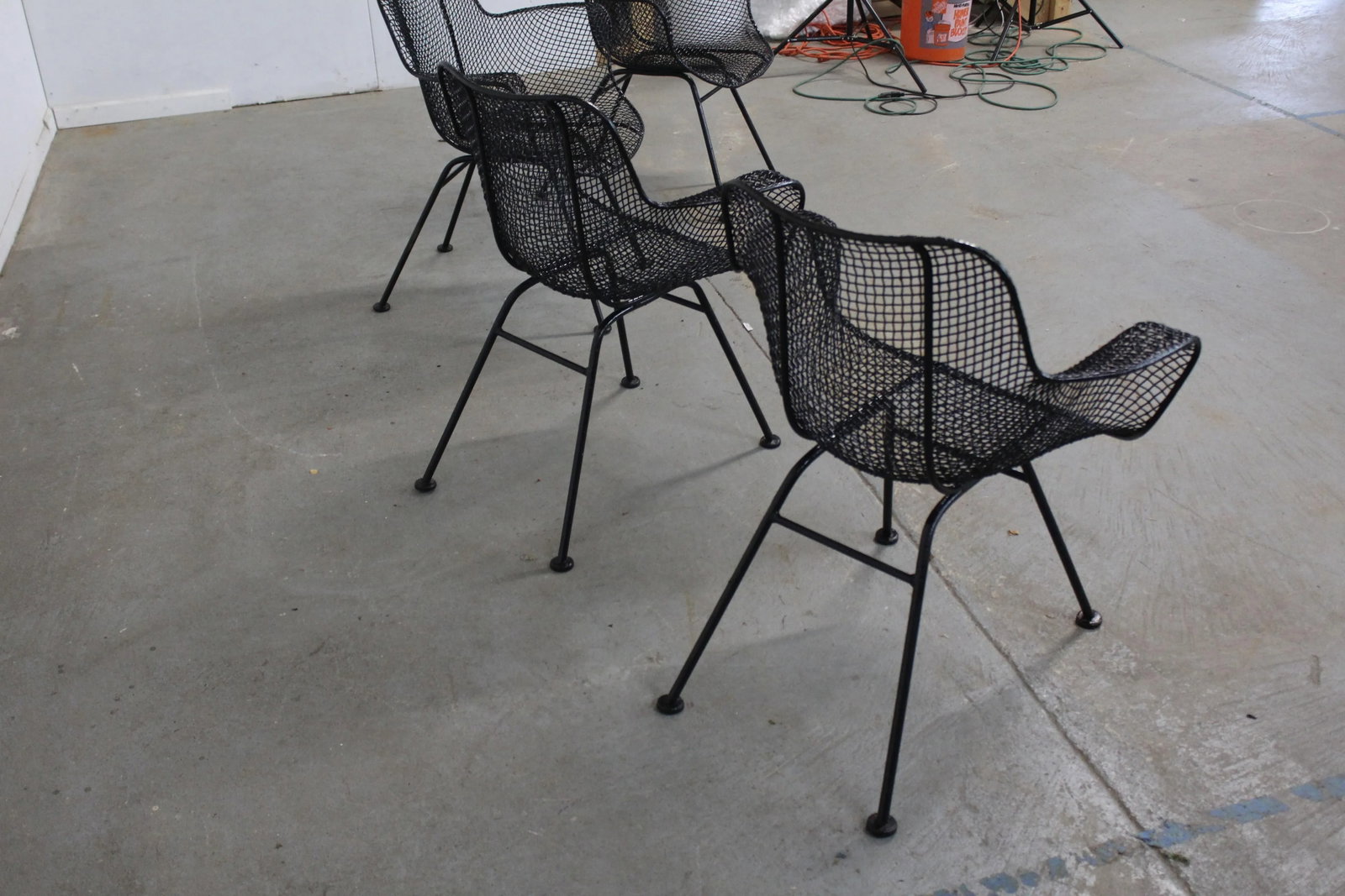 Set of 4 Mid Century Danish Modern Woodard Sculptura Mesh Arm Chairs - 3