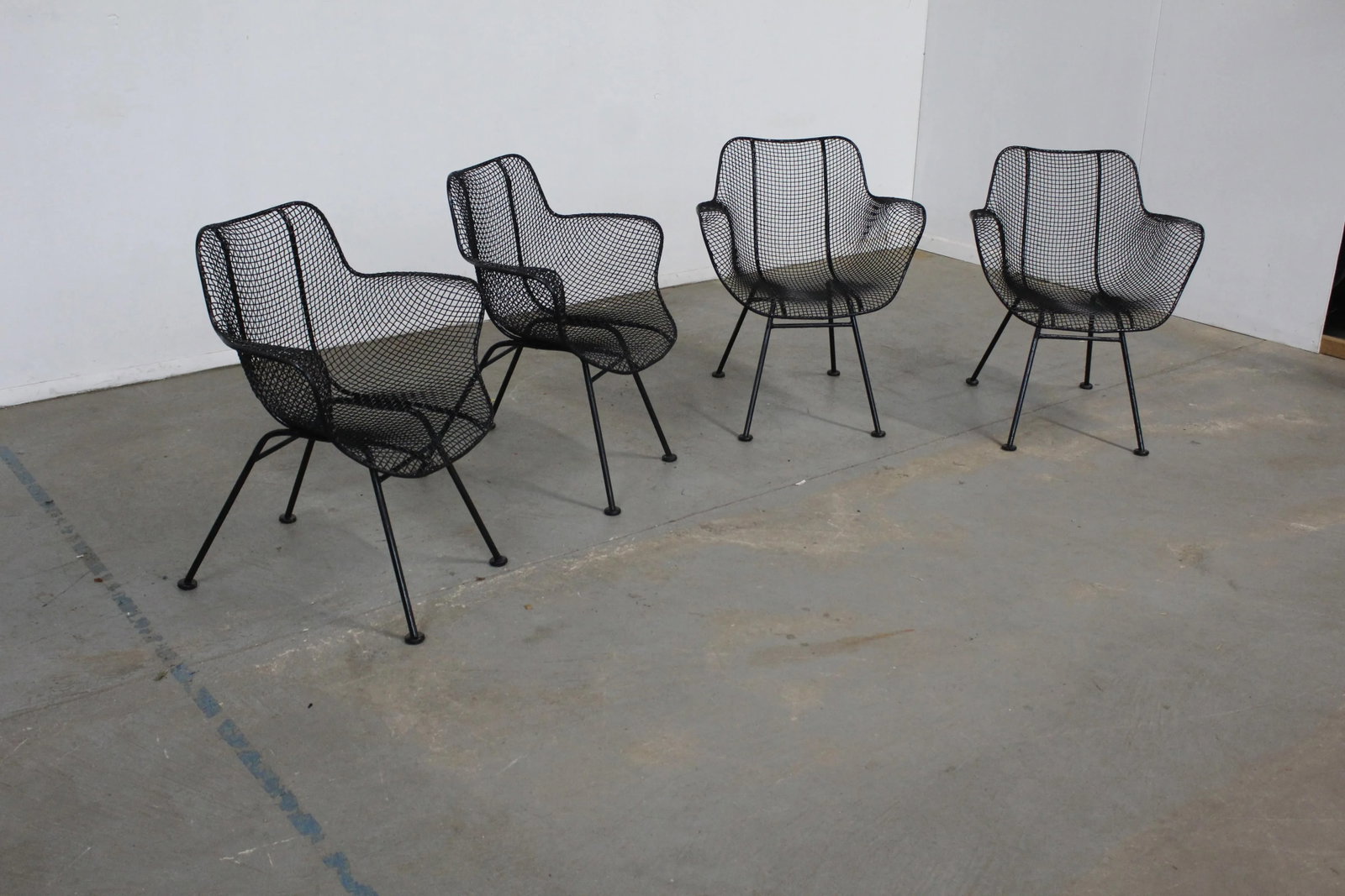 Set of 4 Mid Century Danish Modern Woodard Sculptura Mesh Arm Chairs - 4