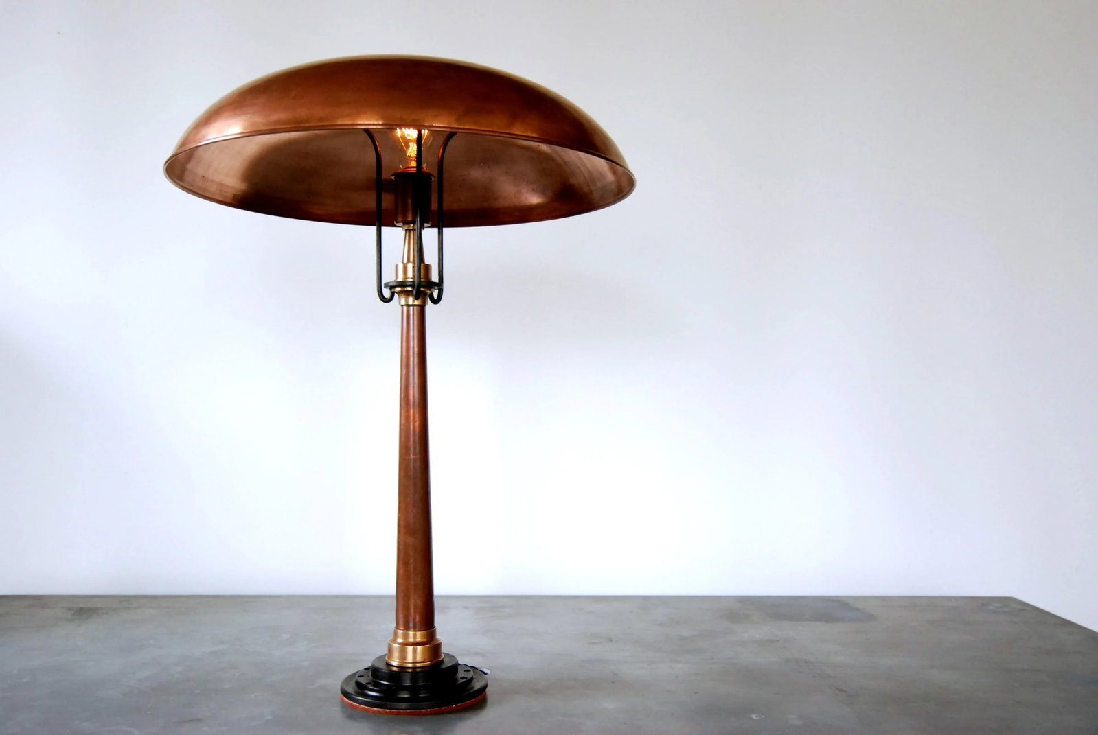 1920s Art Deco Style Tiff 1 Table Lamp - 2