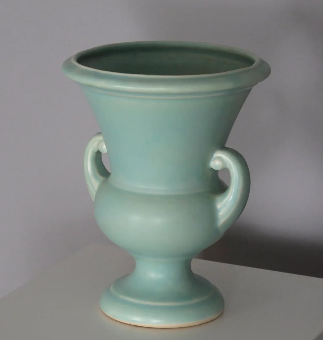 1930s Turquoise 'Haeger' Amphora Vase - 5