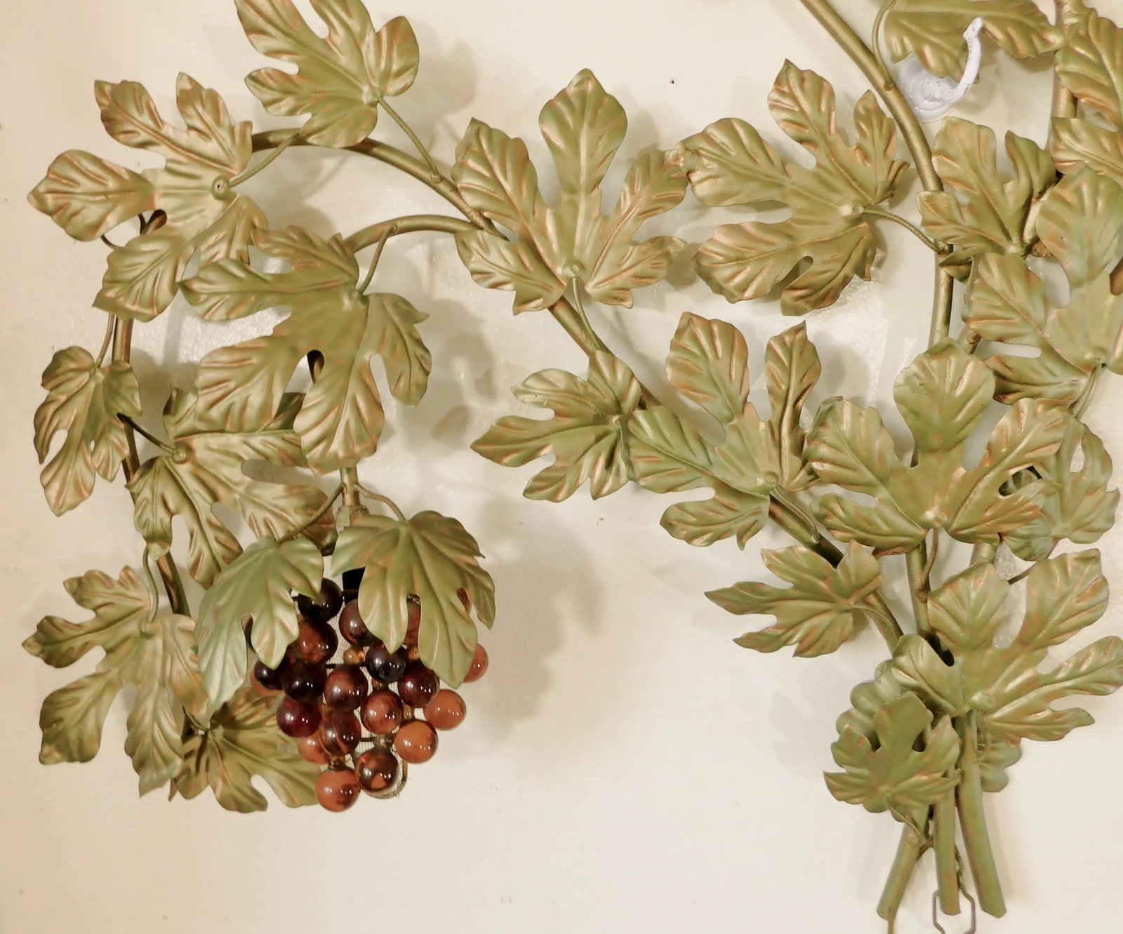 Large Vintage Mid Century Gold Italian Toleware Lighted Amber Grapes Electric Wall Sconce - 3