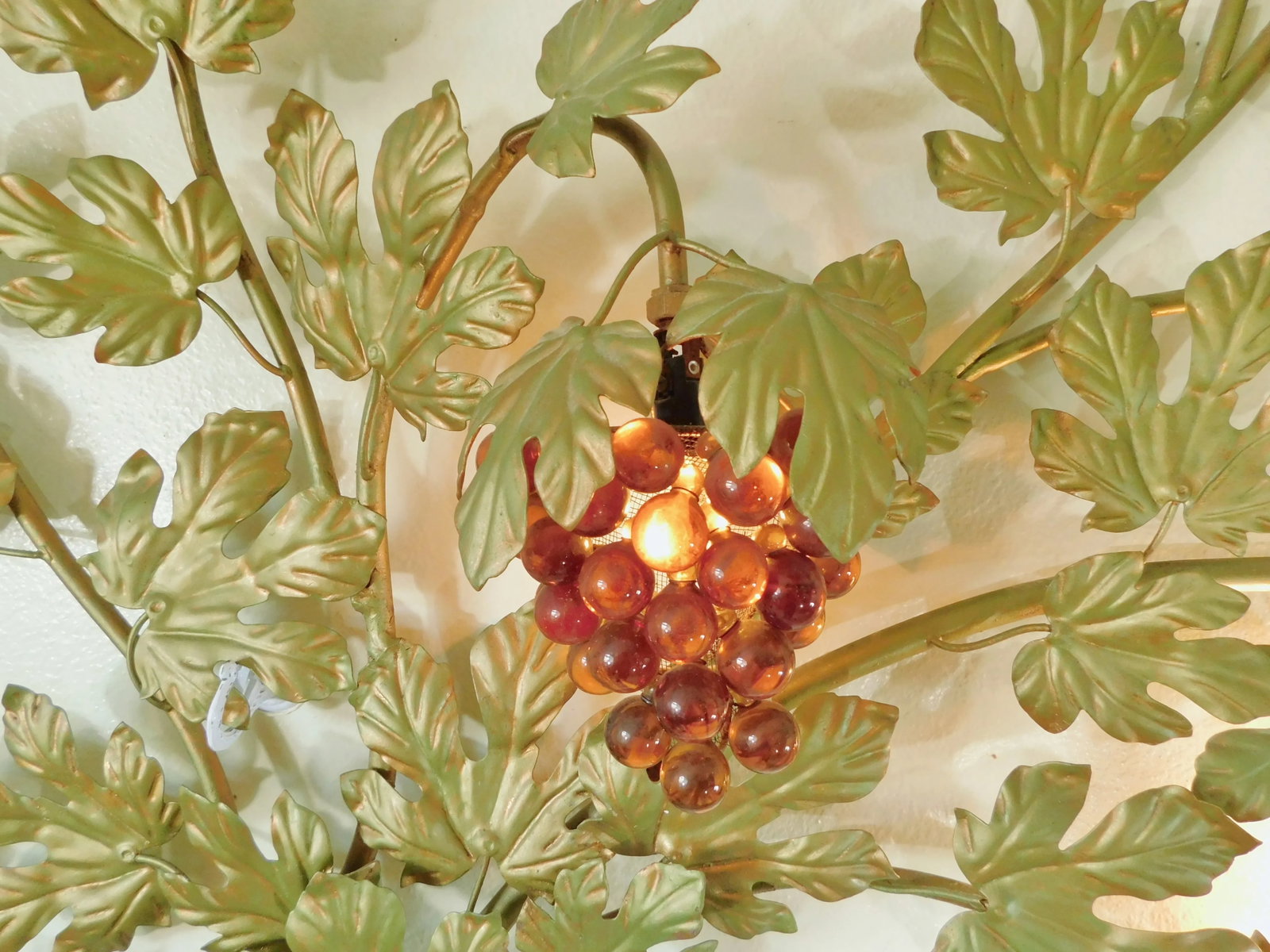 Large Vintage Mid Century Gold Italian Toleware Lighted Amber Grapes Electric Wall Sconce - 6