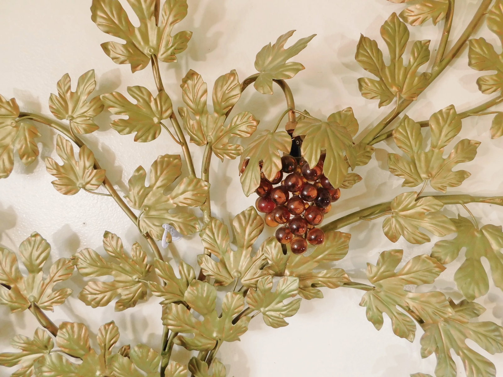 Large Vintage Mid Century Gold Italian Toleware Lighted Amber Grapes Electric Wall Sconce - 7