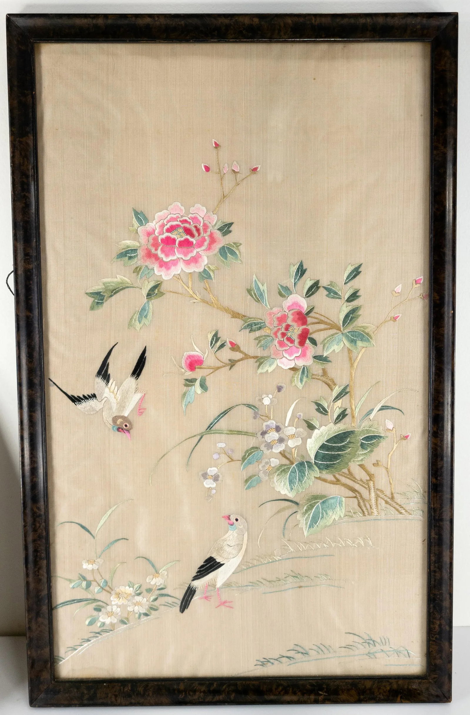 Early 20th Century Chinese Colorful Chinoiserie Embroidered Silk Textile Panel - 11