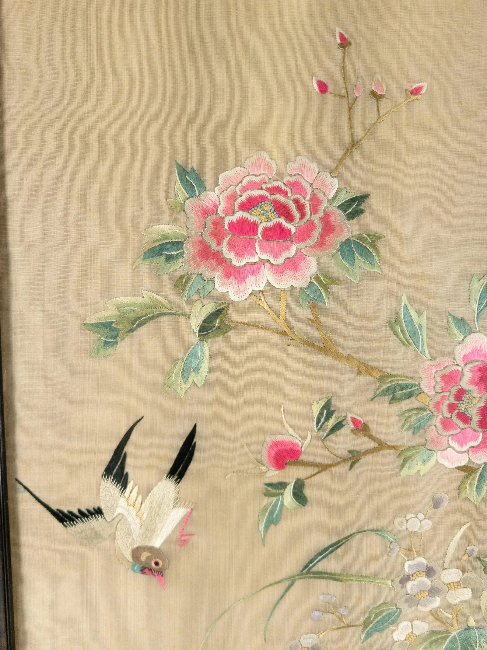 Early 20th Century Chinese Colorful Chinoiserie Embroidered Silk Textile Panel - 6