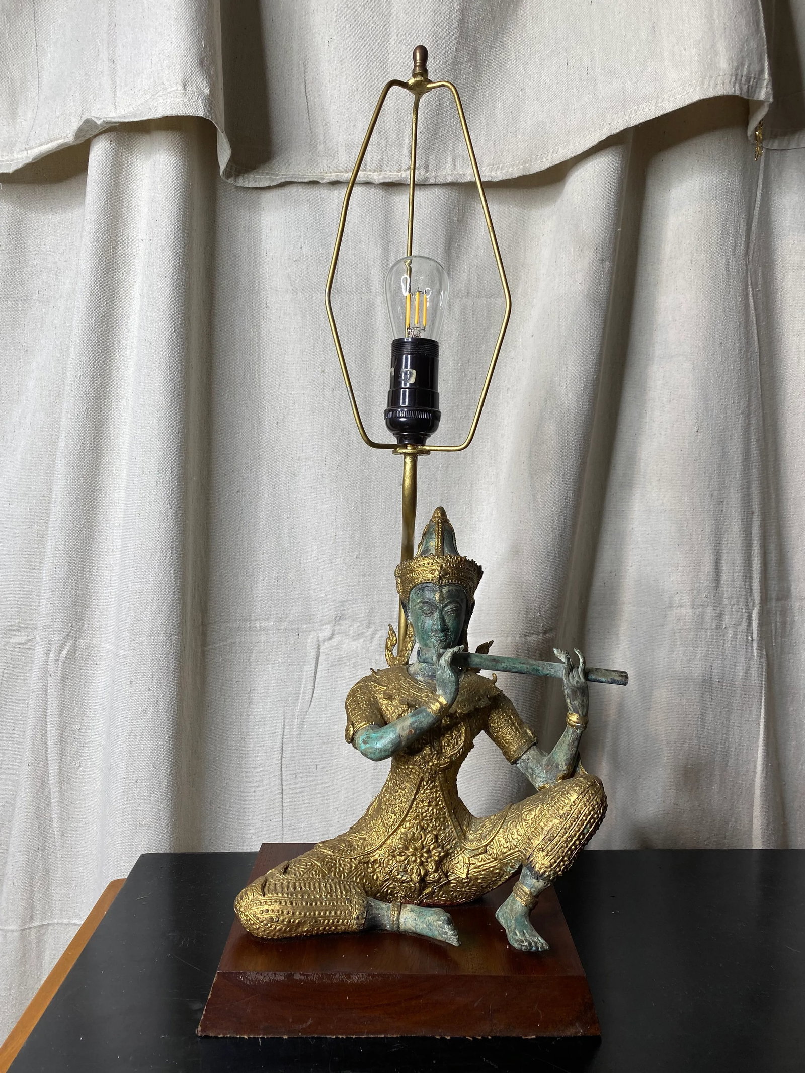 Vintage Asian James Mont Style Gilt Metal Asian Deity Lamp. - 10