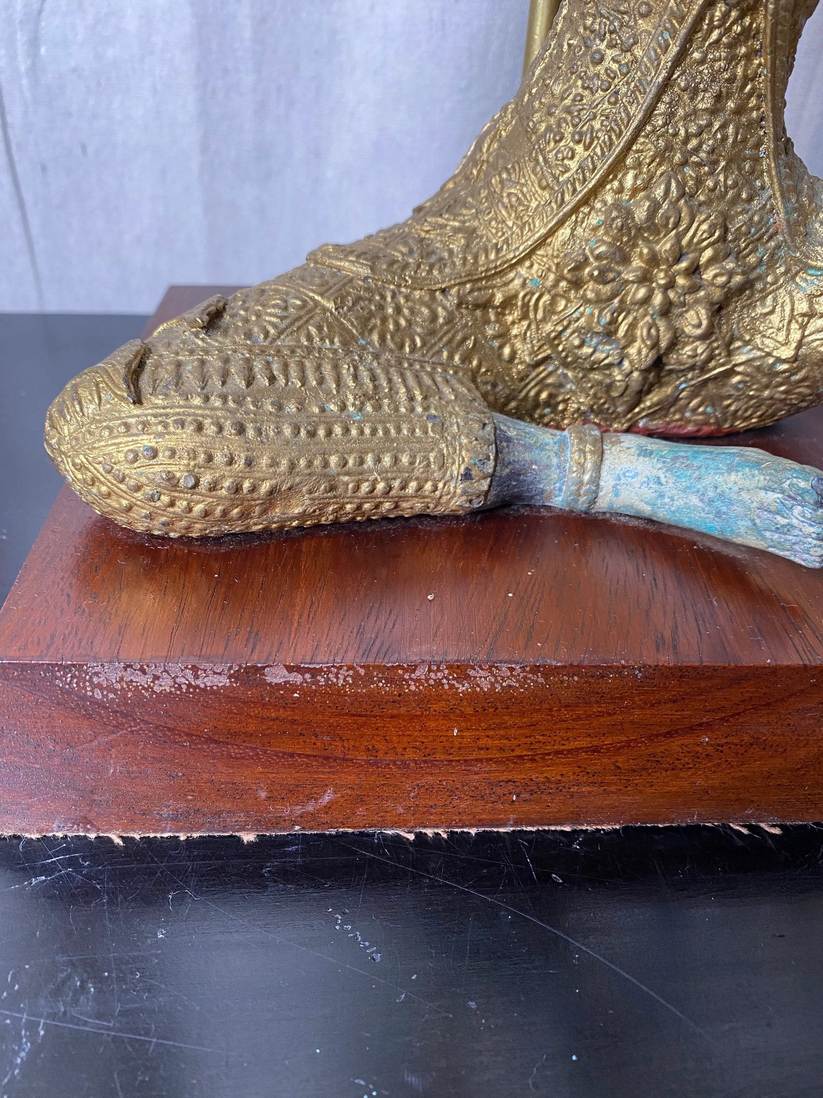 Vintage Asian James Mont Style Gilt Metal Asian Deity Lamp. - 5