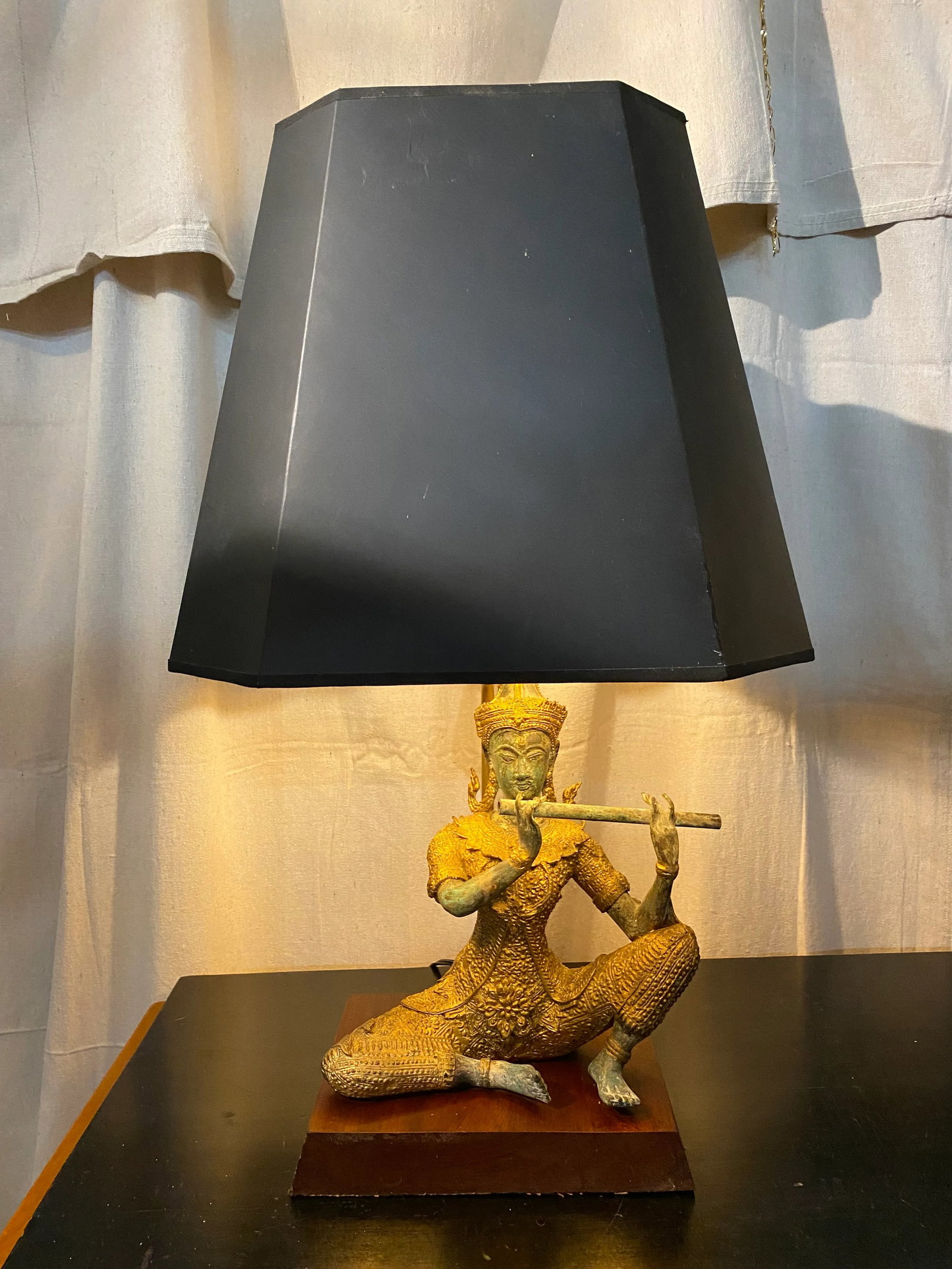 Vintage Asian James Mont Style Gilt Metal Asian Deity Lamp. - 7