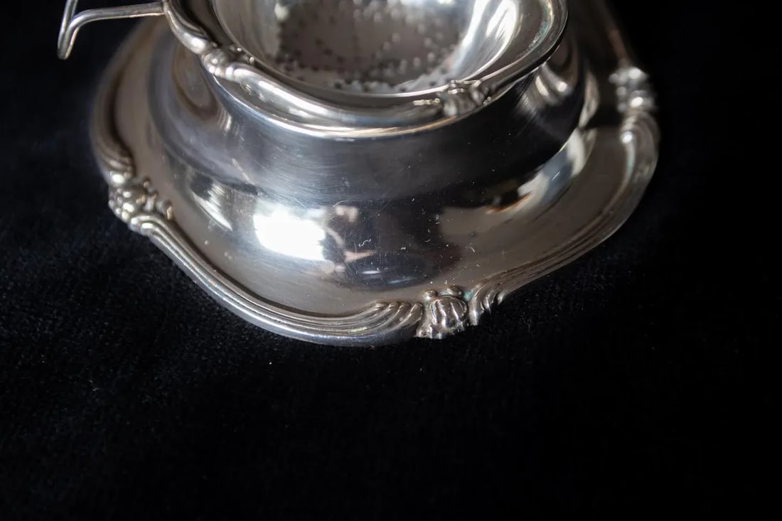 1960's Peruvian Sterling Silver Tea Strainer and Bowl Nouveau Pattern- 2 Pieces - 2