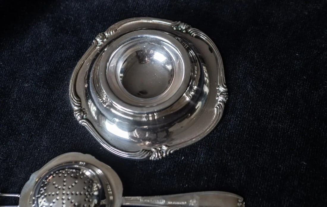 1960's Peruvian Sterling Silver Tea Strainer and Bowl Nouveau Pattern- 2 Pieces - 5