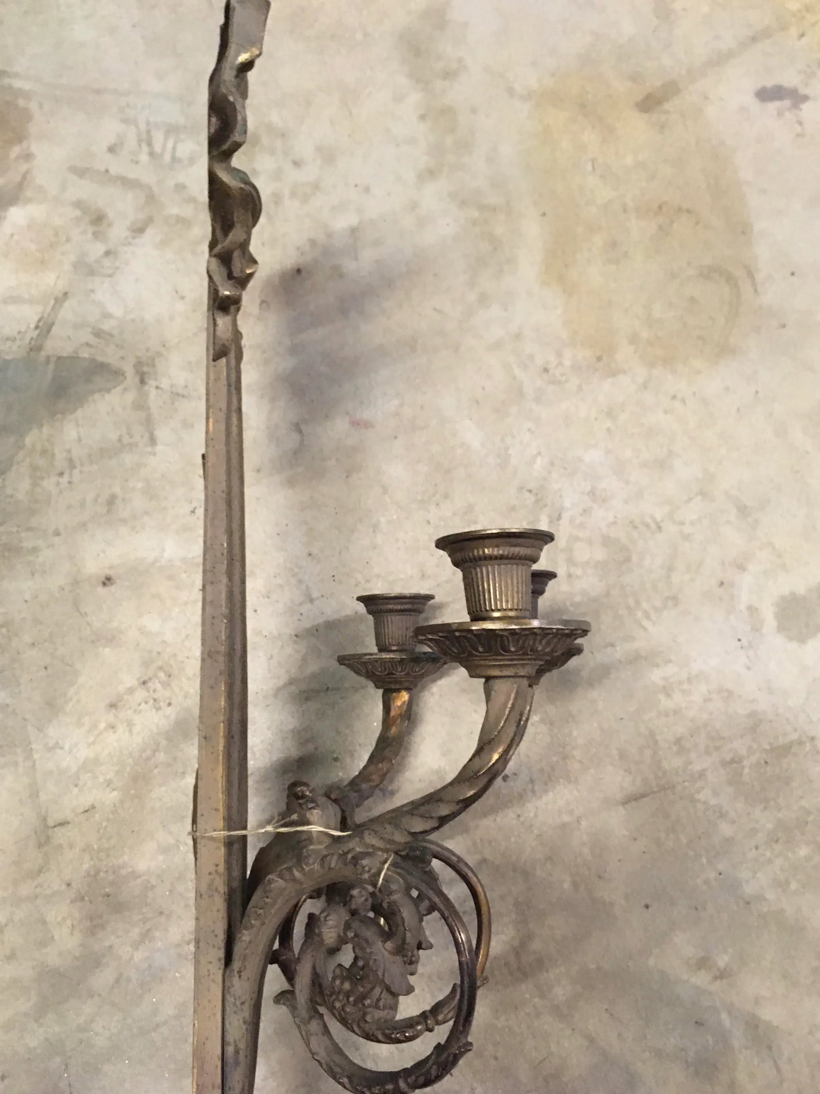 Antique Brass Ribbon Three-Arm Candle Sconce - 5