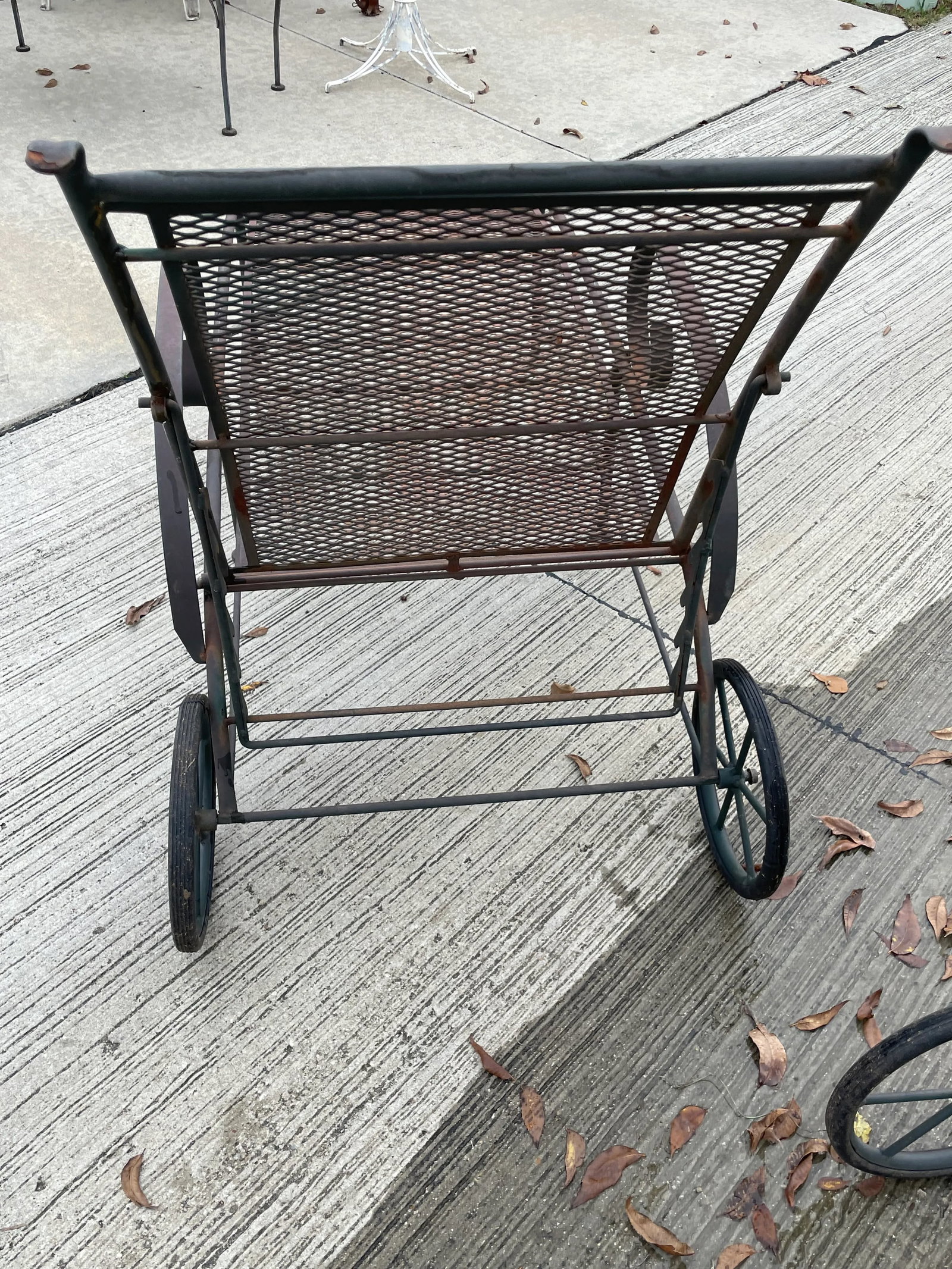 Mid Century Modern Salterini Style Iron Mesh Outdoor Chaise Lounges - a Pair - 9