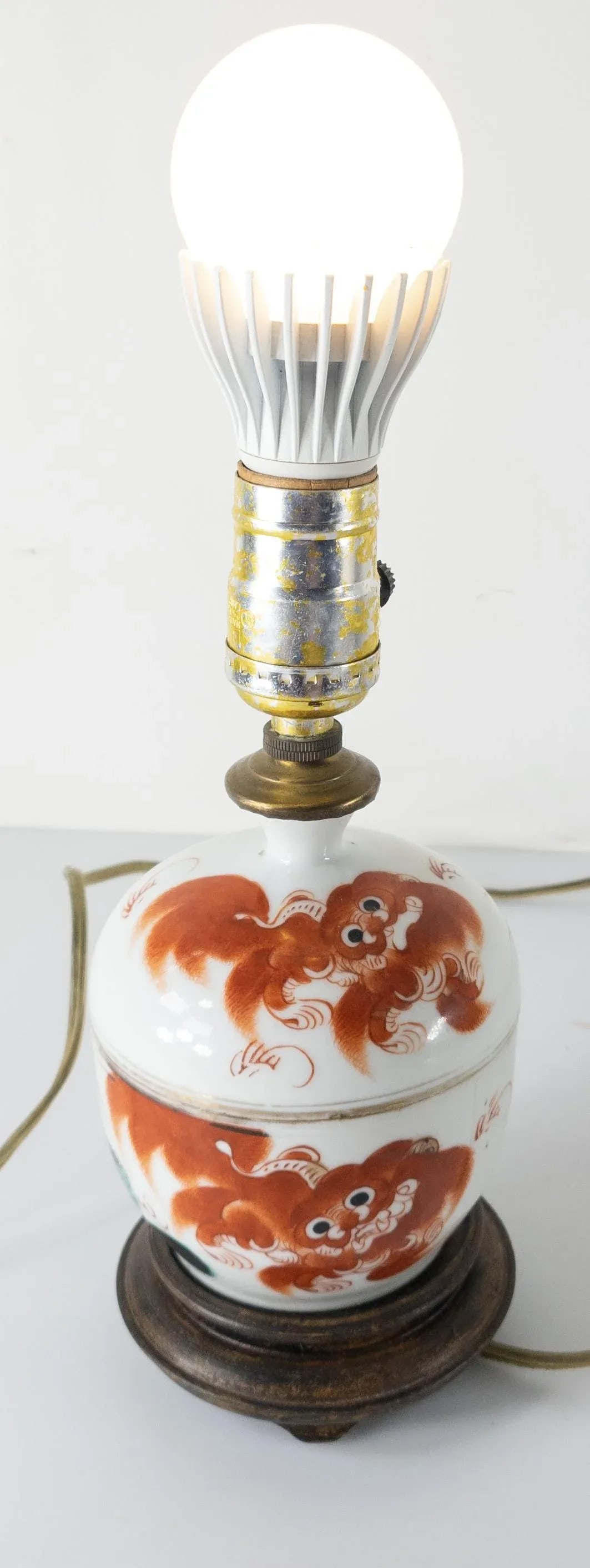 Early 20th Century Chinese Porcelain Chinoiserie Table Boudoir Lamp - 10