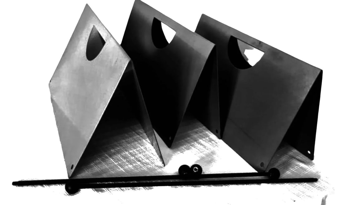 Sale 1980s Postmodern Memphis Angular Pleated Magazine Rack / Record Holder Italy - 5