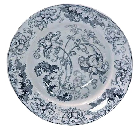 Antique Blue and White English Acanthus Leaf Bowl: This is an antique,19th century English, acanthus leaf bowl. Made out of ceramic, it is marked "F. & R. Pratt & Co., Fenton, Manufacturers, To H.R.H. Prince Albert No. 68" on the underside. Condition: