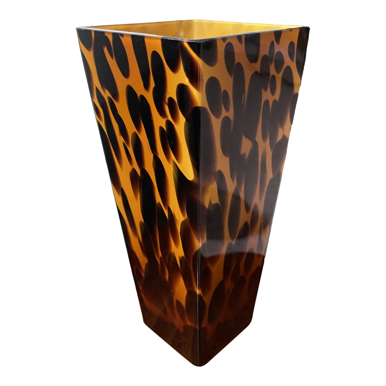 Vintage Bombay Company Glass Tortoise Vase: Glass tortoise vase by Bombay Company. Excellent condition. A classic piece that would be a beautiful accent in any home. Condition: Alterations: Original Condition Unaltered Imperfections: Some