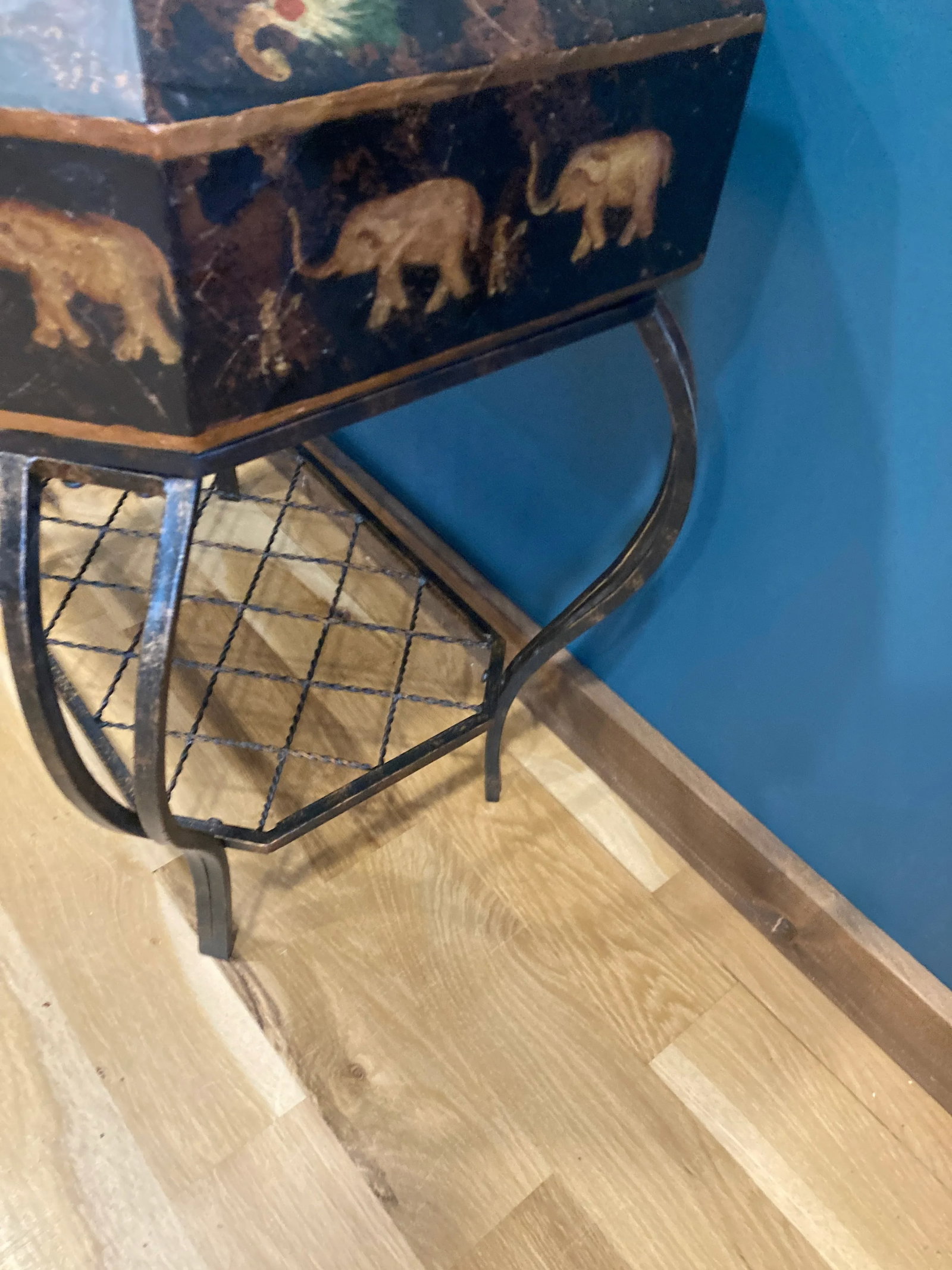 Late 20th Century Elephant Trunk Side Table With Iron Base - 4