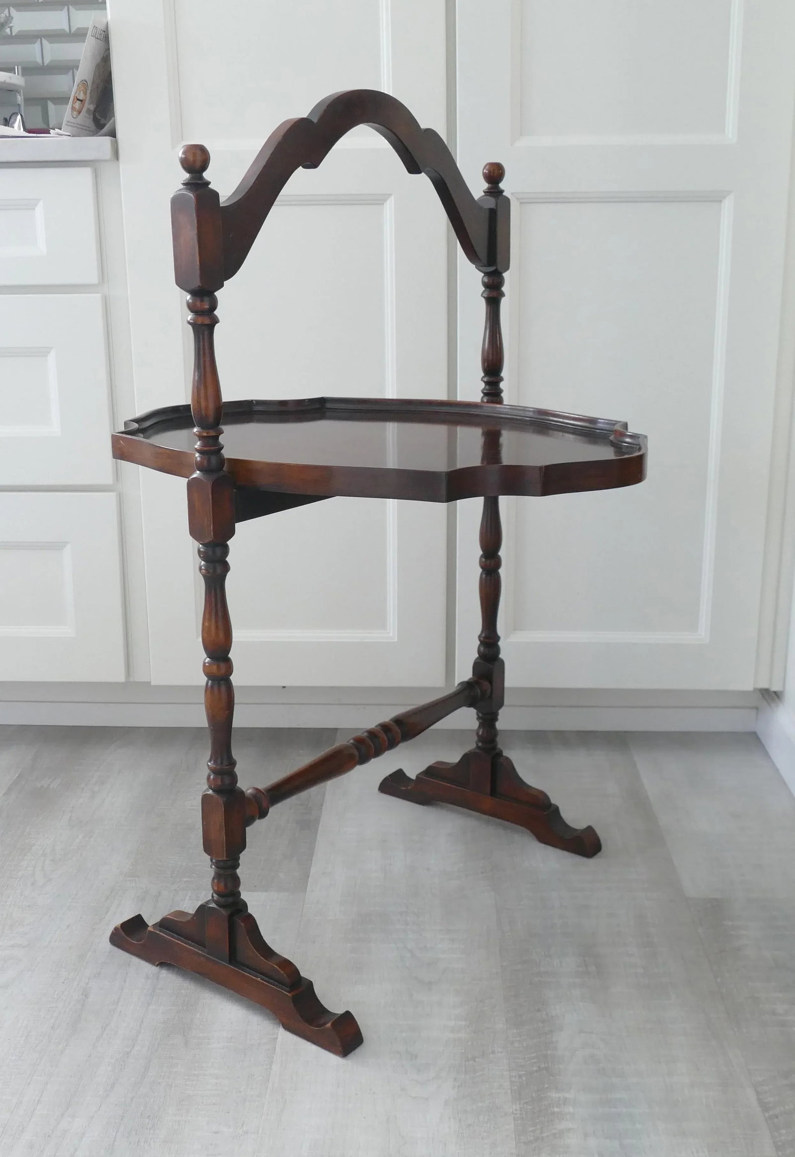 Early 20th Century Antique Tilt Top Pie Crust Table - Shape Handle - 5