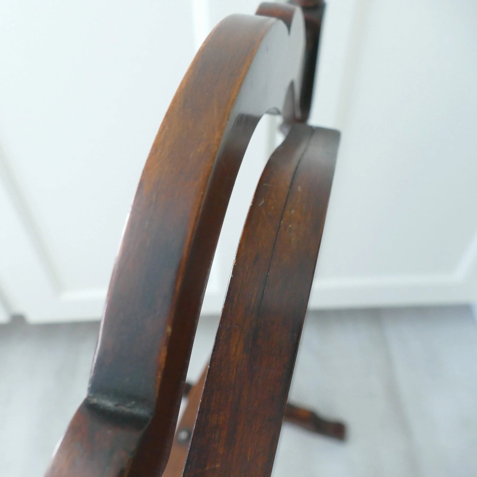 Early 20th Century Antique Tilt Top Pie Crust Table - Shape Handle - 7