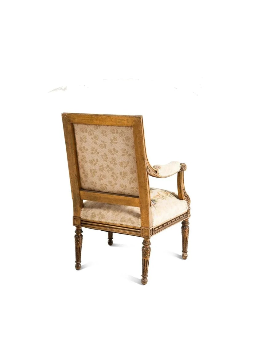 Pair of 19th Century Louis XVI Style Tapestry-Upholstered Giltwood Bergeres - 4
