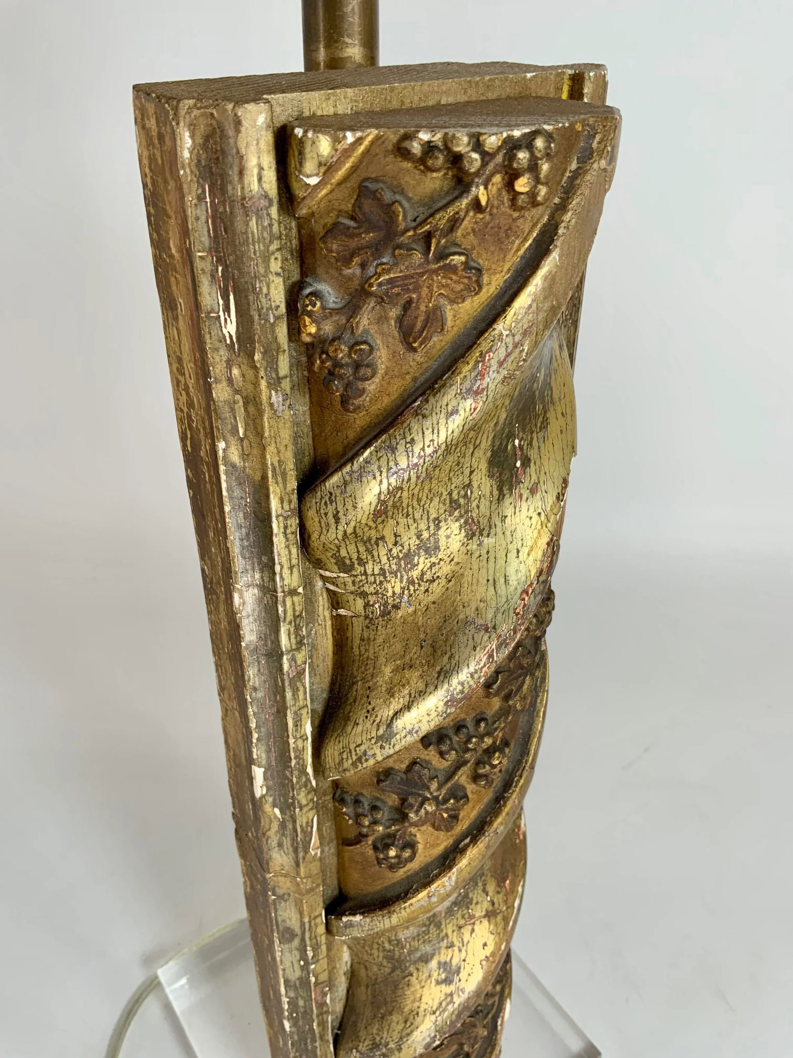 18th Century Italian Carved and Gilt Fragment Lamp - 5