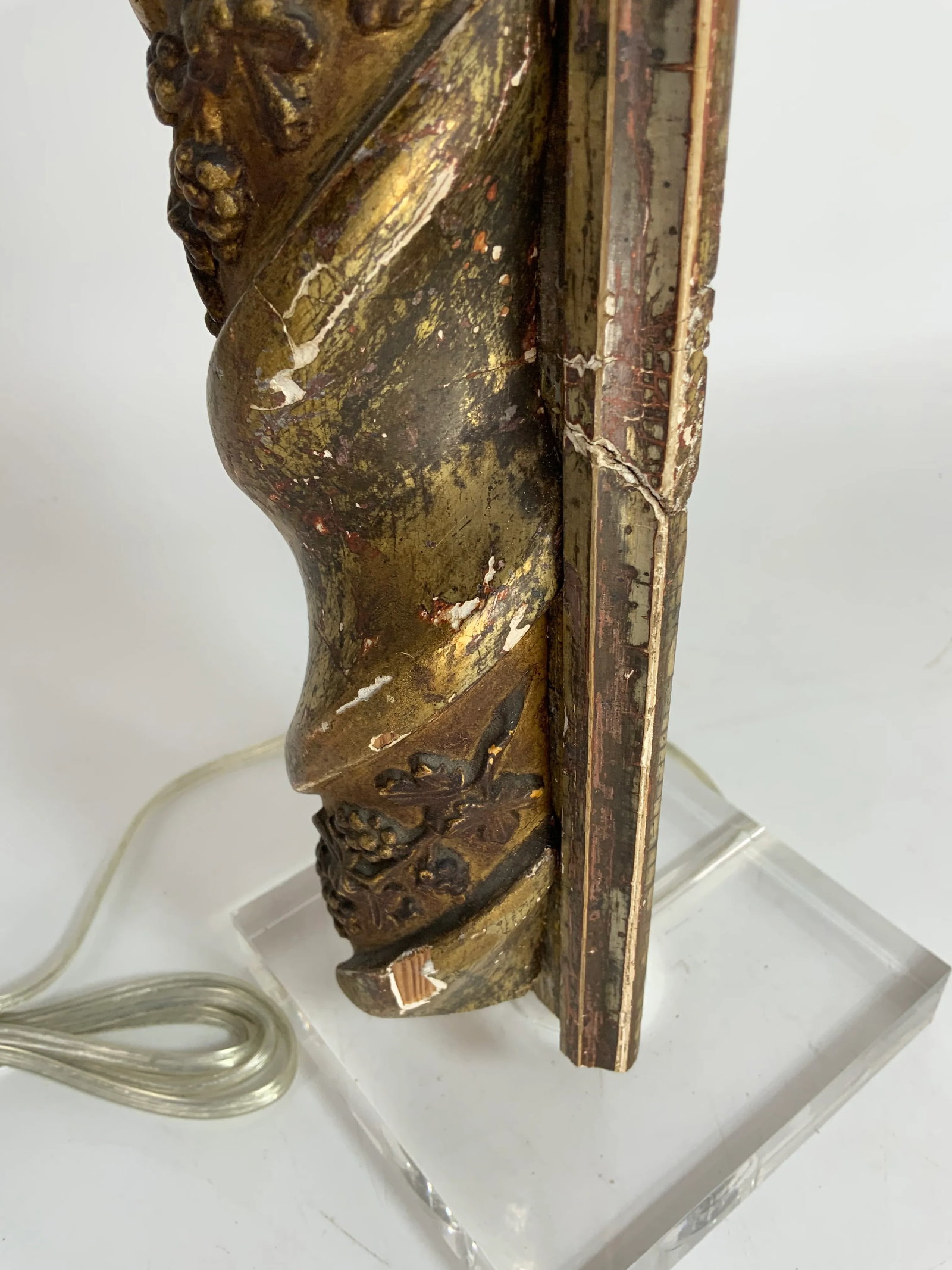 18th Century Italian Carved and Gilt Fragment Lamp - 7