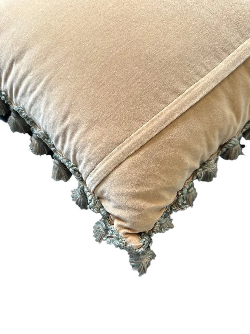 2000s Hand-Woven Wool Aubusson Weave Pillow With a Pink Flower Basket Design - 3
