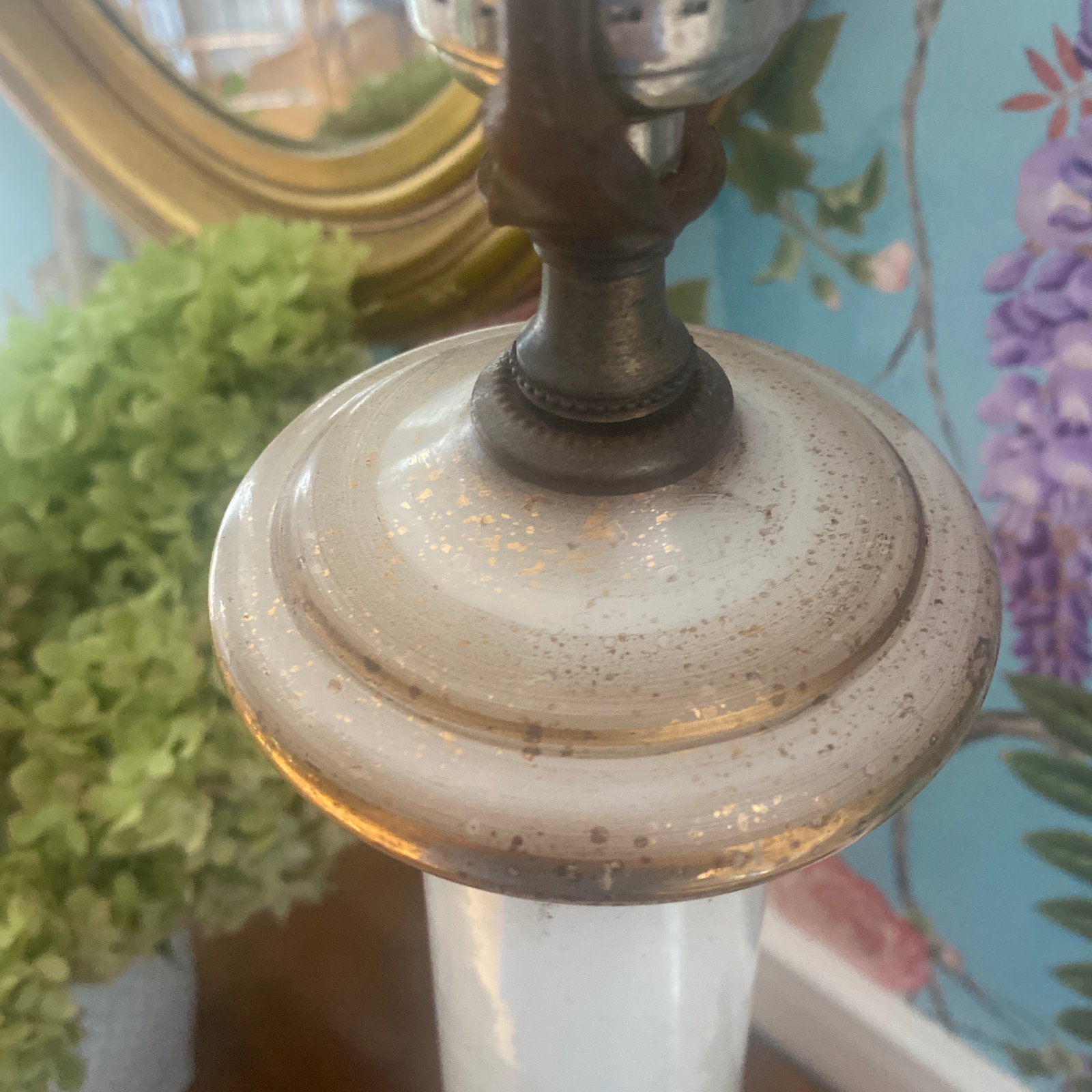 Midcentury White Opaline Glass Gilded Swag Table Lamp - 10
