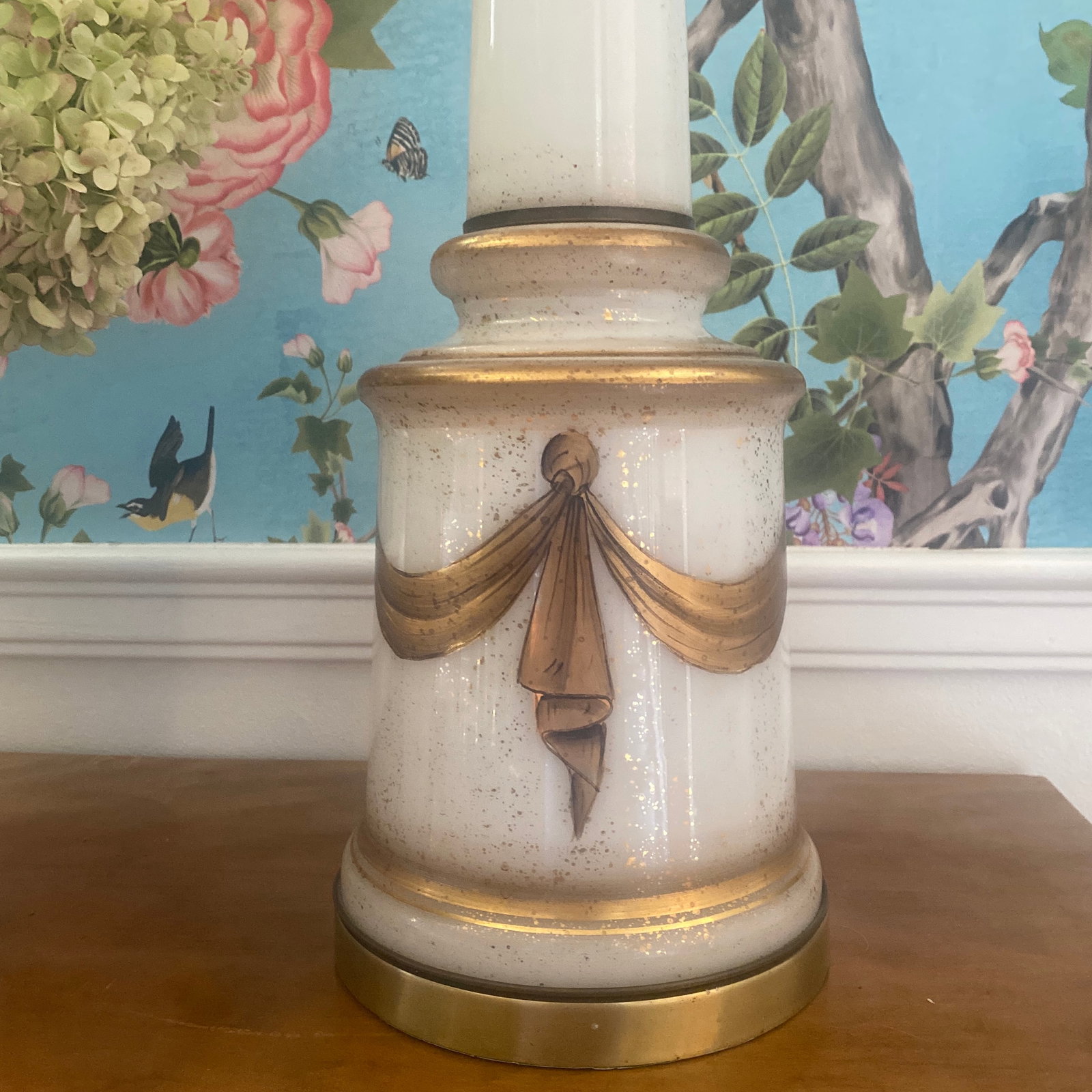 Midcentury White Opaline Glass Gilded Swag Table Lamp - 2